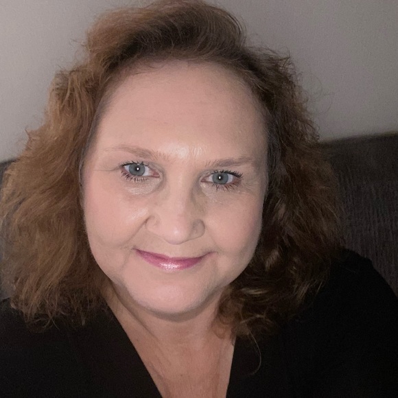 Meet your Posher, Donna - Picture 1 of 2